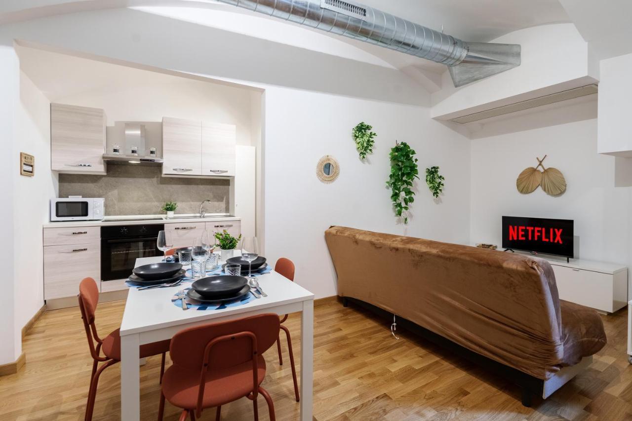 Centro Storico Duomo A 5 Minuti Love Suite Wifi Netflix Milan Exterior photo